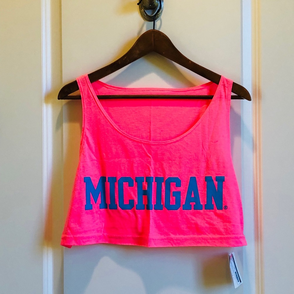 American Apparel Neón Pink Crop Top | Michigan OS